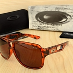 激安オークリーコピー